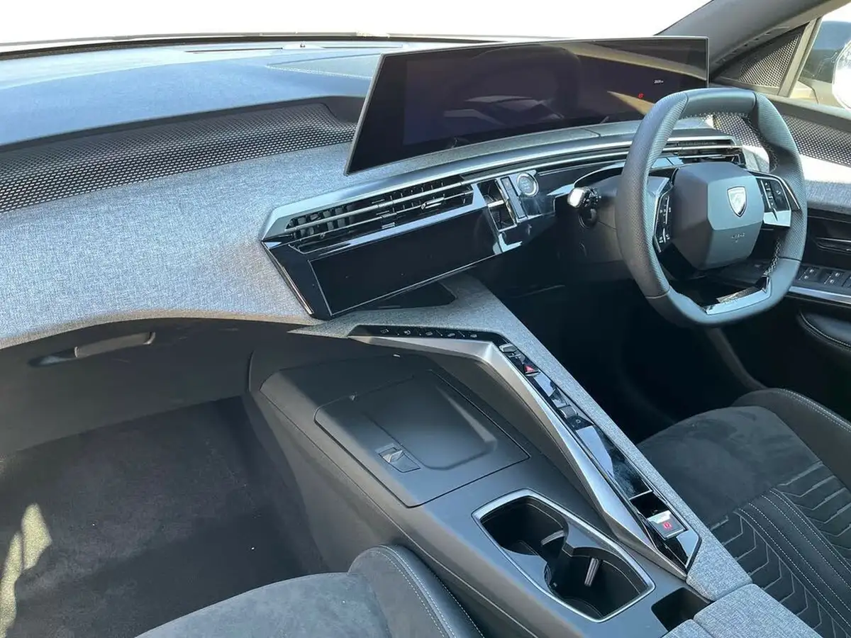 2024-peugeot-5008-suv-big-8