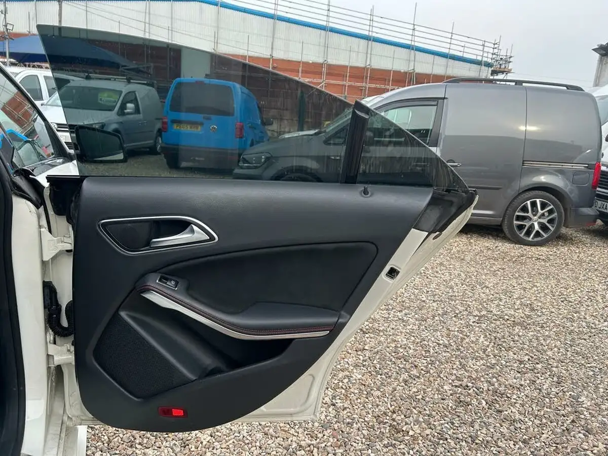2016-mercedes-benz-cla-21d-cla-220-amg-line-4matic-coupe-4d-big-57