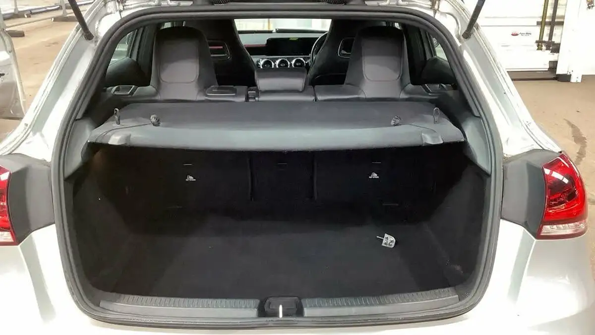 2019-mercedes-benz-a-class-20-a220-amg-line-ss-hatchback-5d-big-8