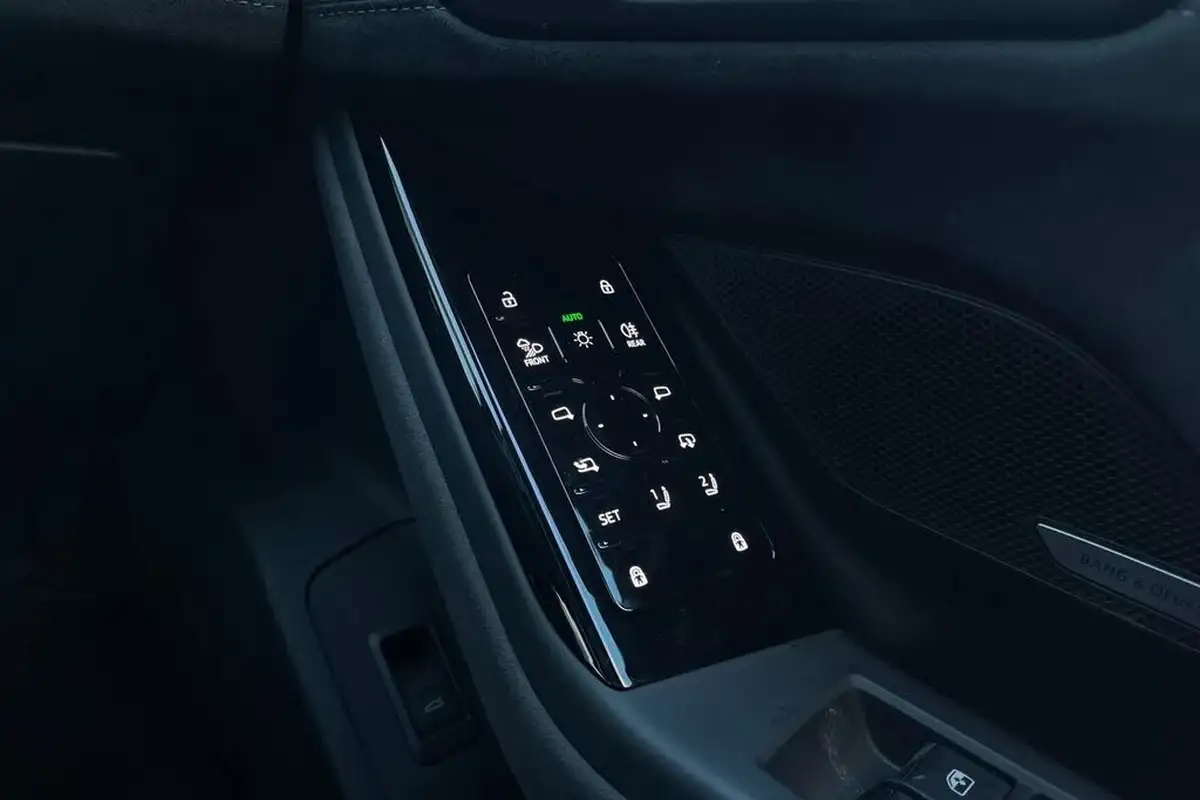 2025-audi-a6-e-tron-e-launch-edition-big-28
