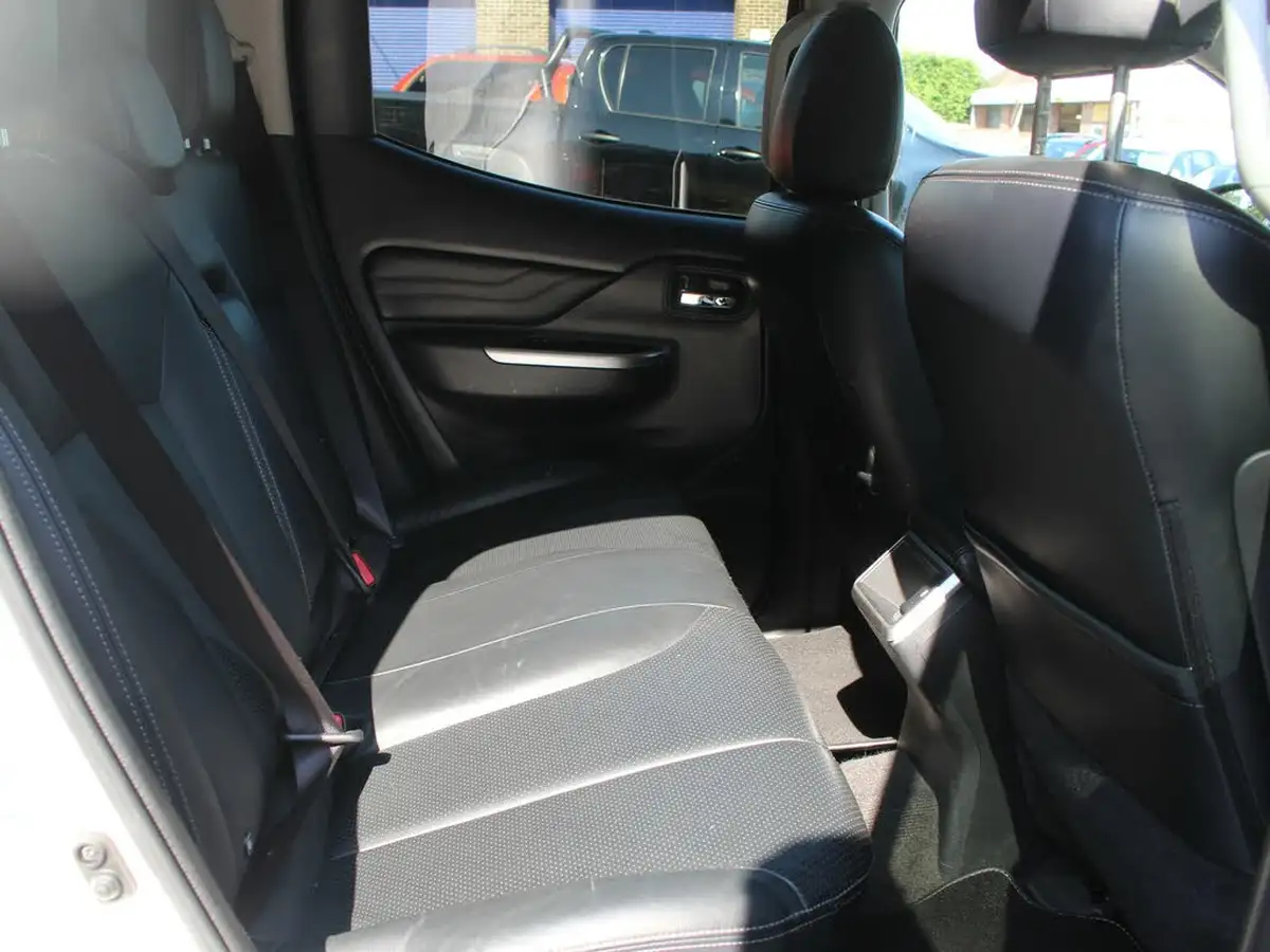 2021-mitsubishi-l200-22di-d-barbarian-big-39