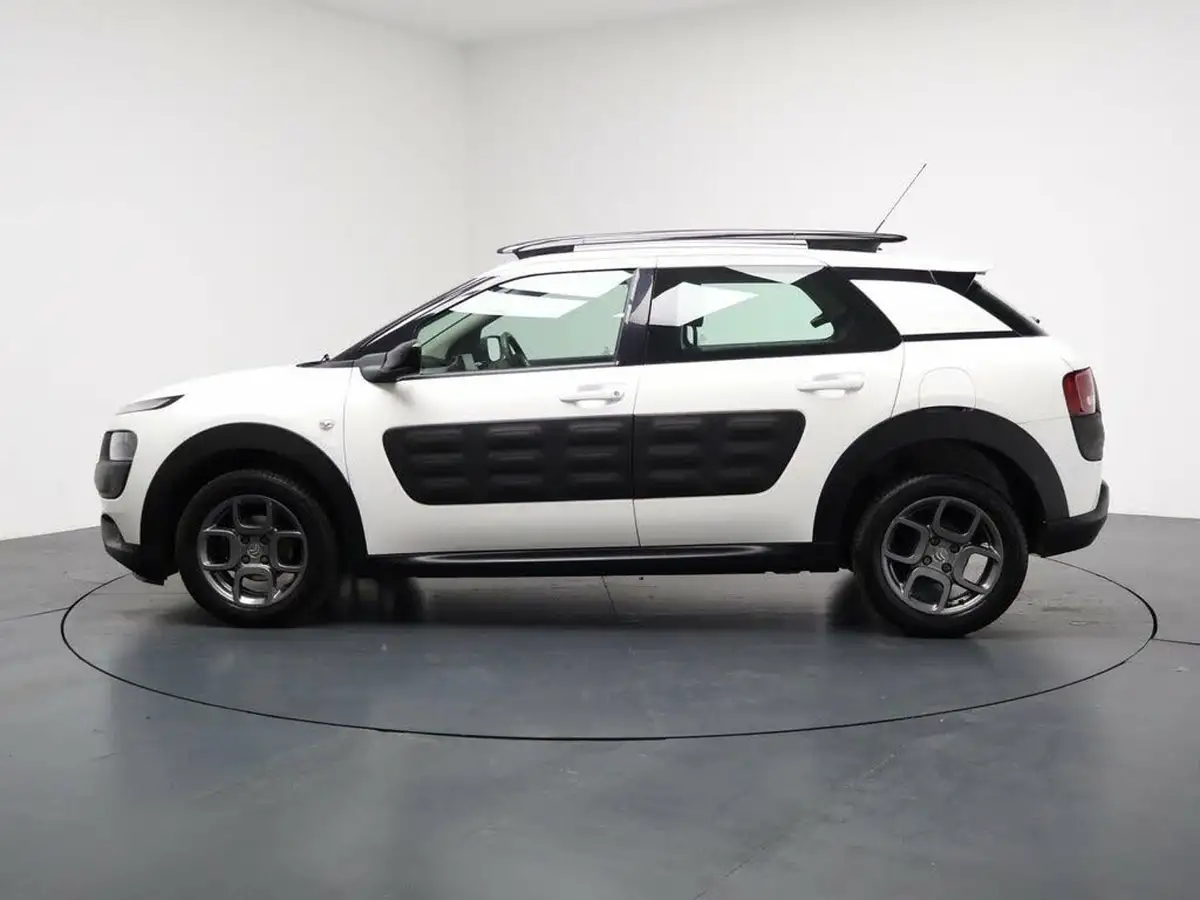 2015-citroen-c4-cactus-16bluehdi-feel-big-7