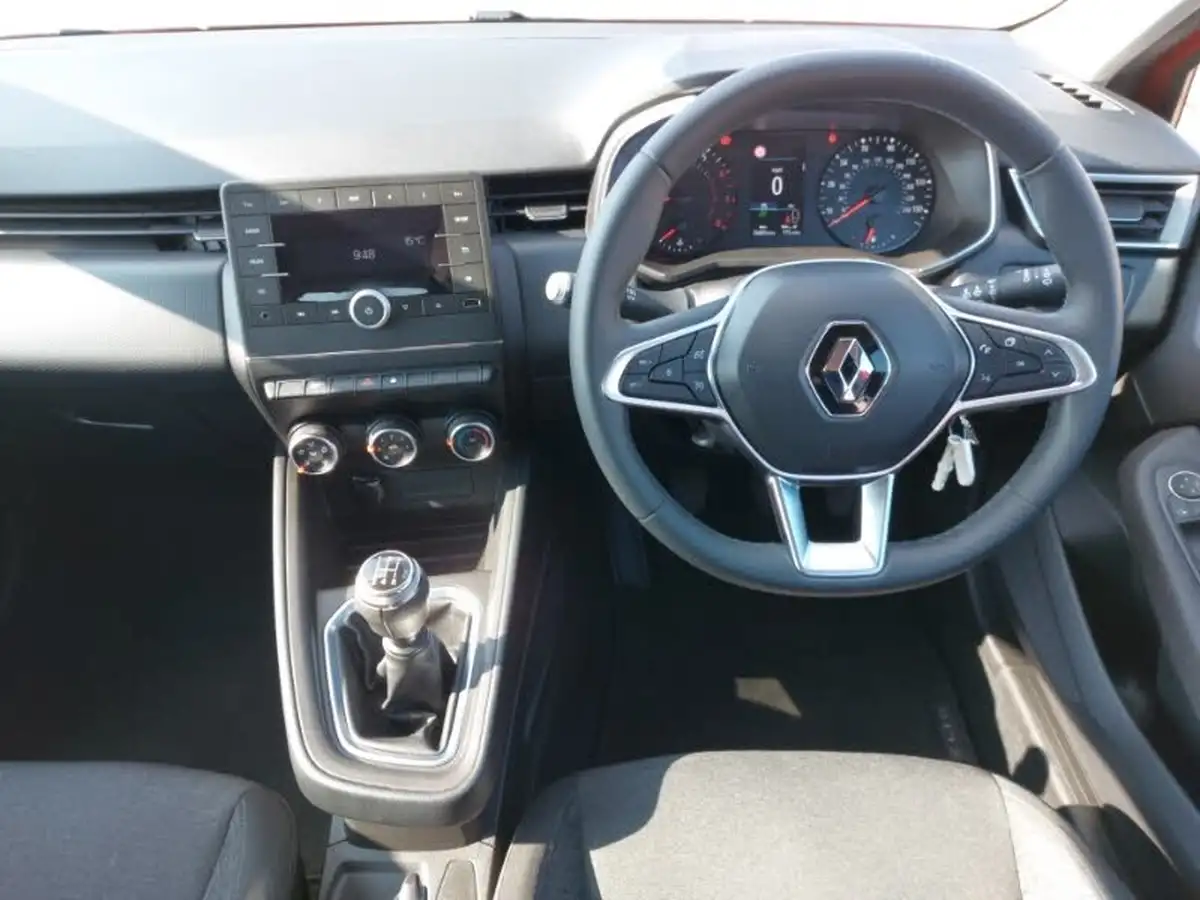 2021-renault-clio-10-sce-play-75bhp-big-6