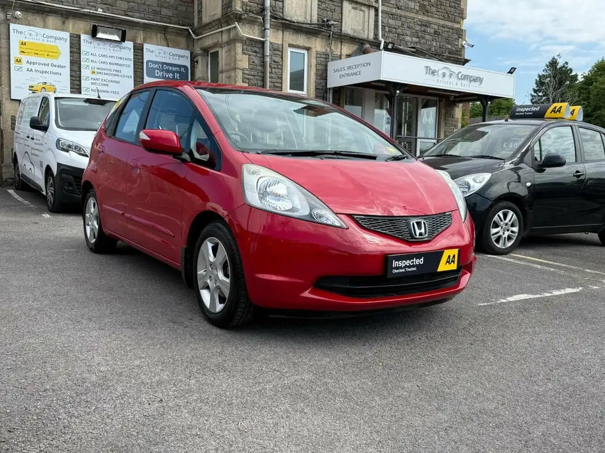 2010-honda-jazz-14-es-t-big-33