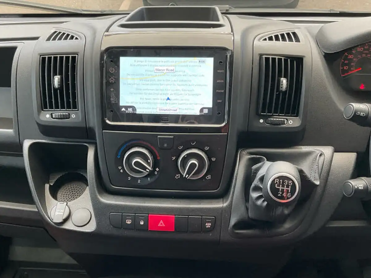 2023-citroen-relay-22bluehdi-35-l3h2-enterprise-edition-panel-big-10
