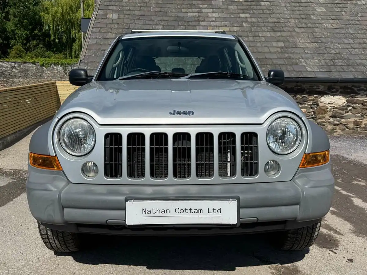 2005-jeep-cherokee-24-sport-big-9