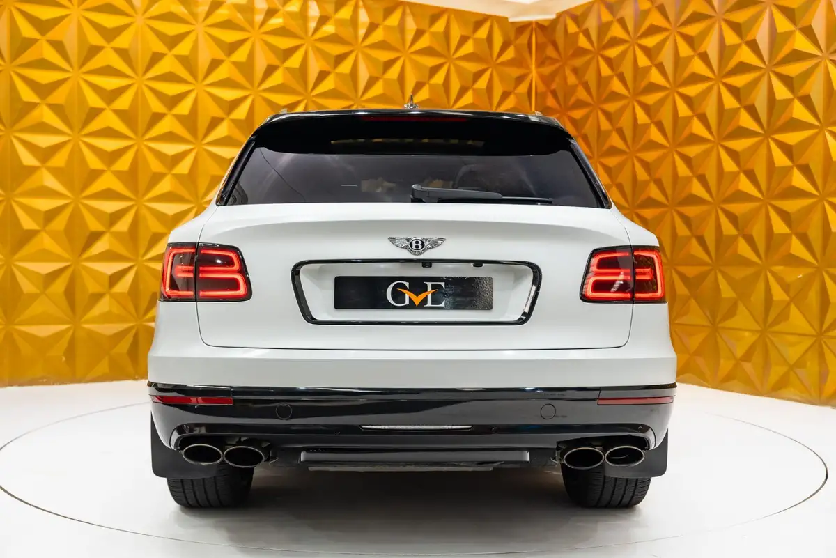 2018-bentley-bentayga-60-w12-big-32