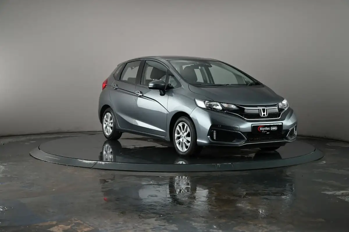 2018-honda-jazz-13-i-vtec-se-navi-big-1