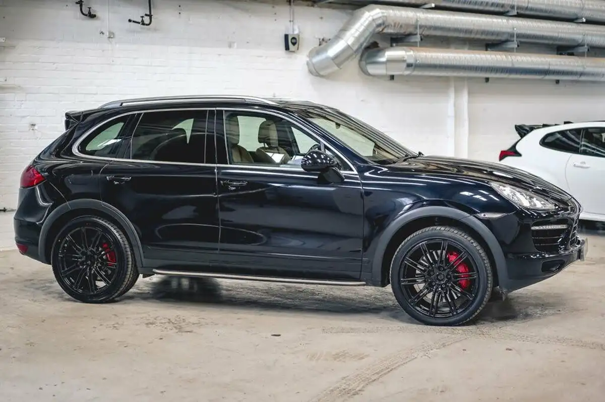 2011-porsche-cayenne-48-turbo-500bhp-awd-auto-big-5