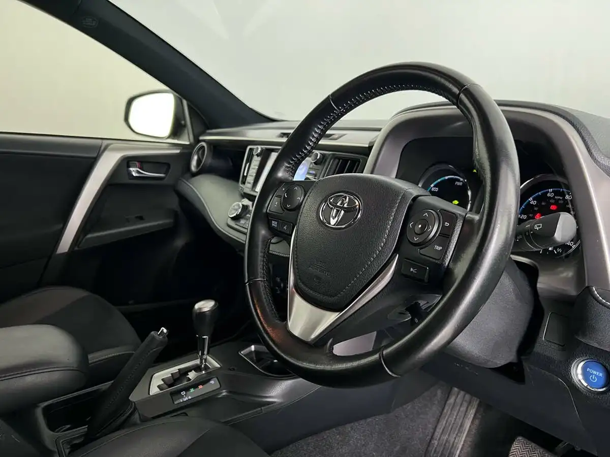 2017-toyota-rav4-25-vvt-i-icon-big-15