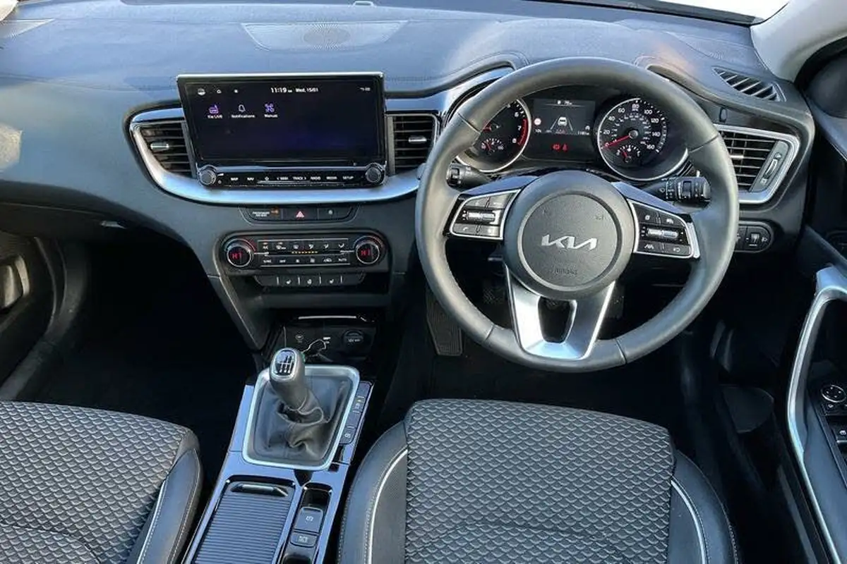 2024-kia-xceed-15-t-gdi-3-big-10
