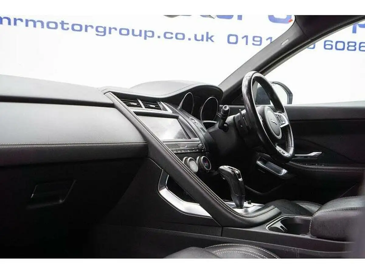 2019-jaguar-e-pace-20-i4d-r-dynamic-se-240ps-awd-auto-big-37