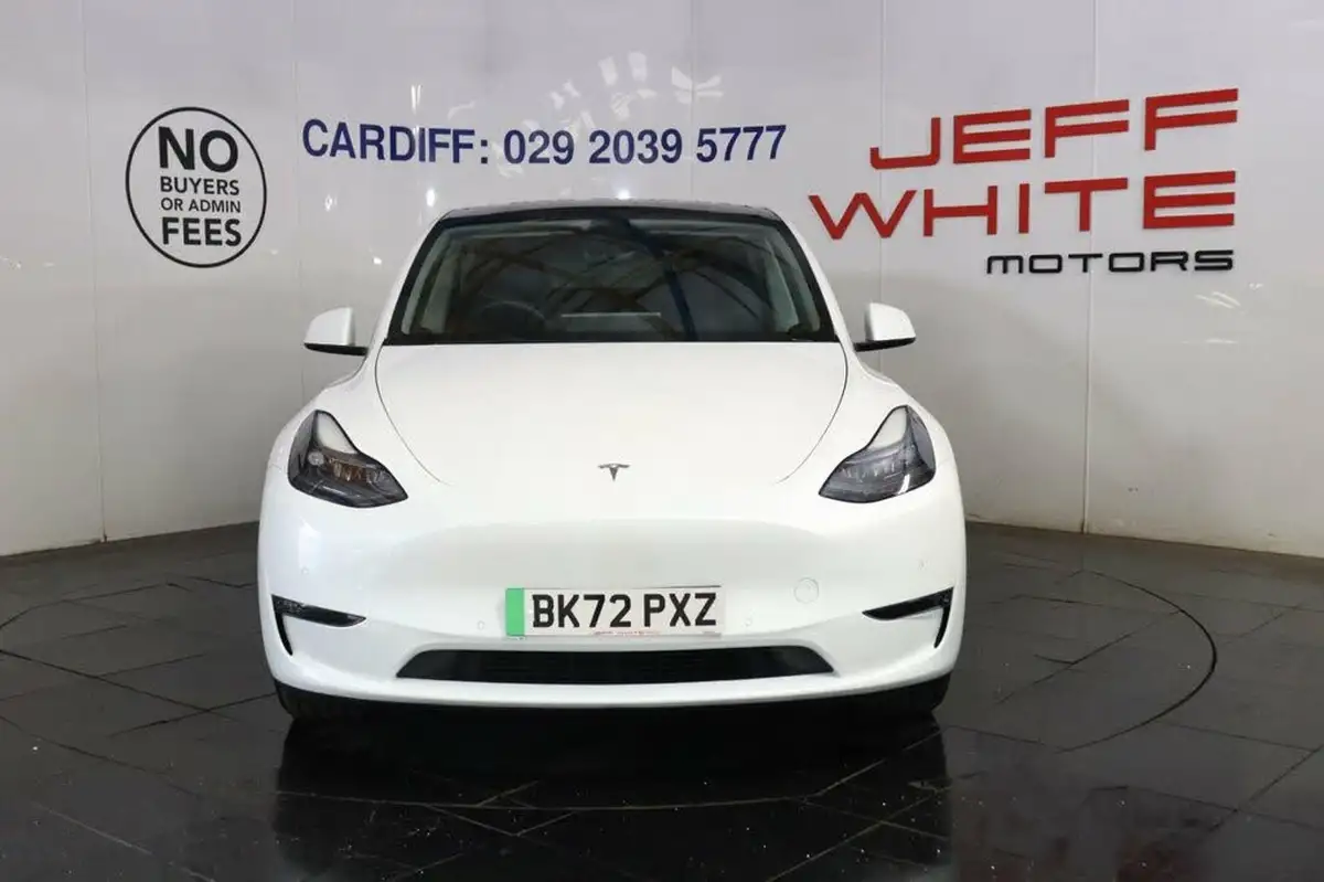 2022-tesla-model-y-e-long-range-big-6