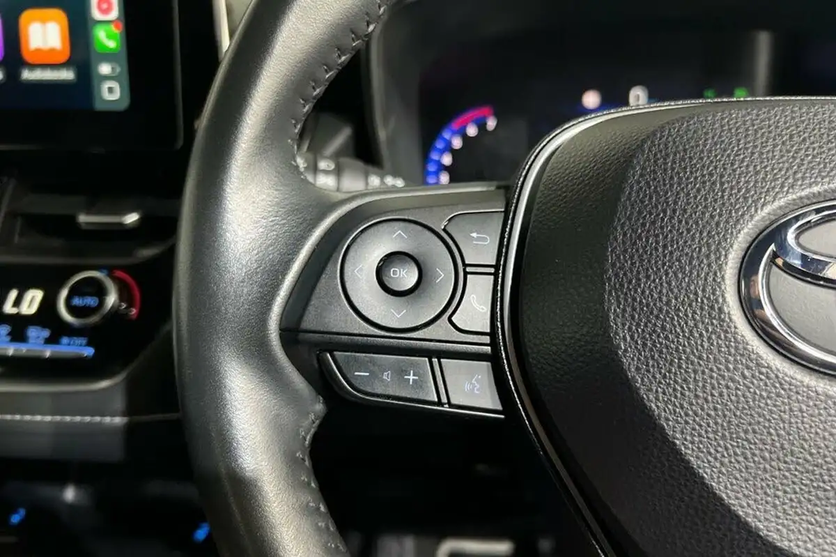 2022-toyota-corolla-18-vvt-i-icon-tech-trk-hatchback-5d-big-20