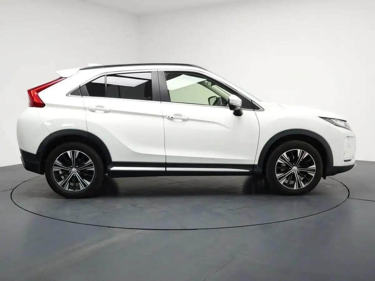 2018-mitsubishi-eclipse-cross-15-4-auto-big-13
