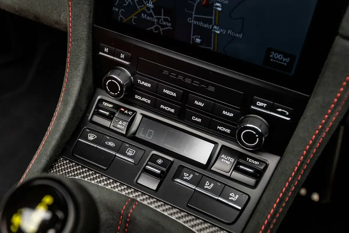 2024-porsche-boxster-718-40-spyder-rs-big-30