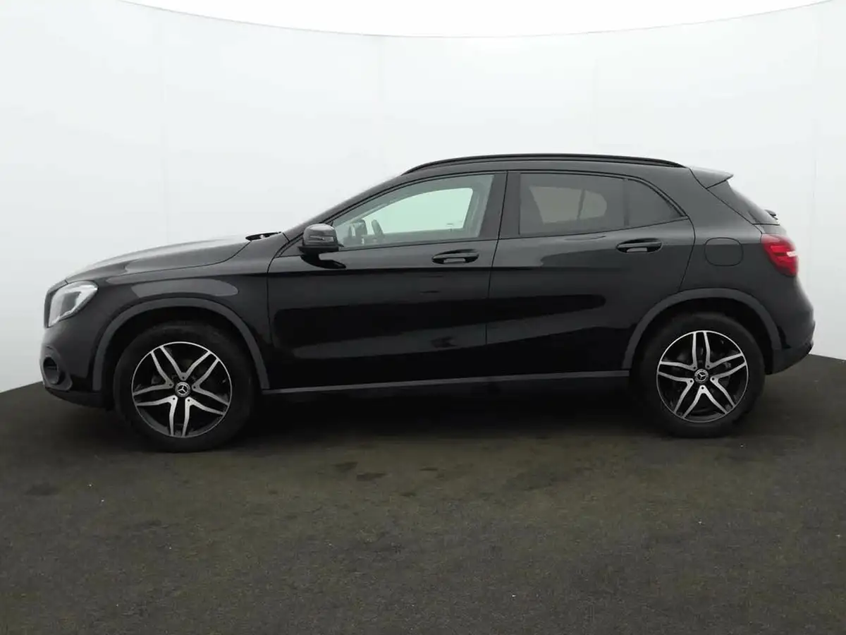 2019-mercedes-benz-gla-class-16-gla-180-urban-edition-7g-dct-big-3