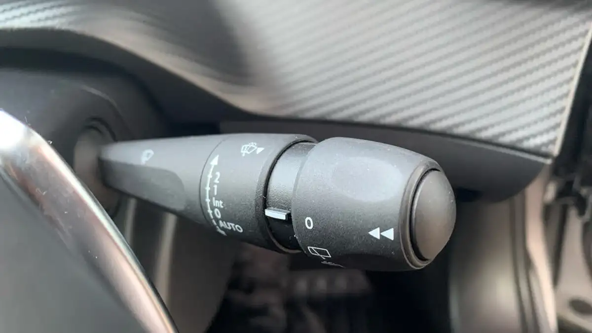 2021-peugeot-2008-suv-12-puretech-allure-130bhp-eat8-big-27