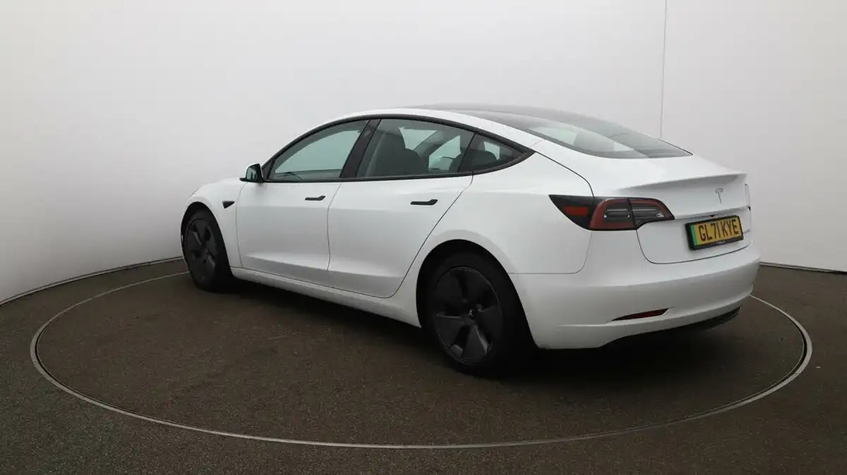 2021-tesla-model-3-e-long-range-awd-big-54