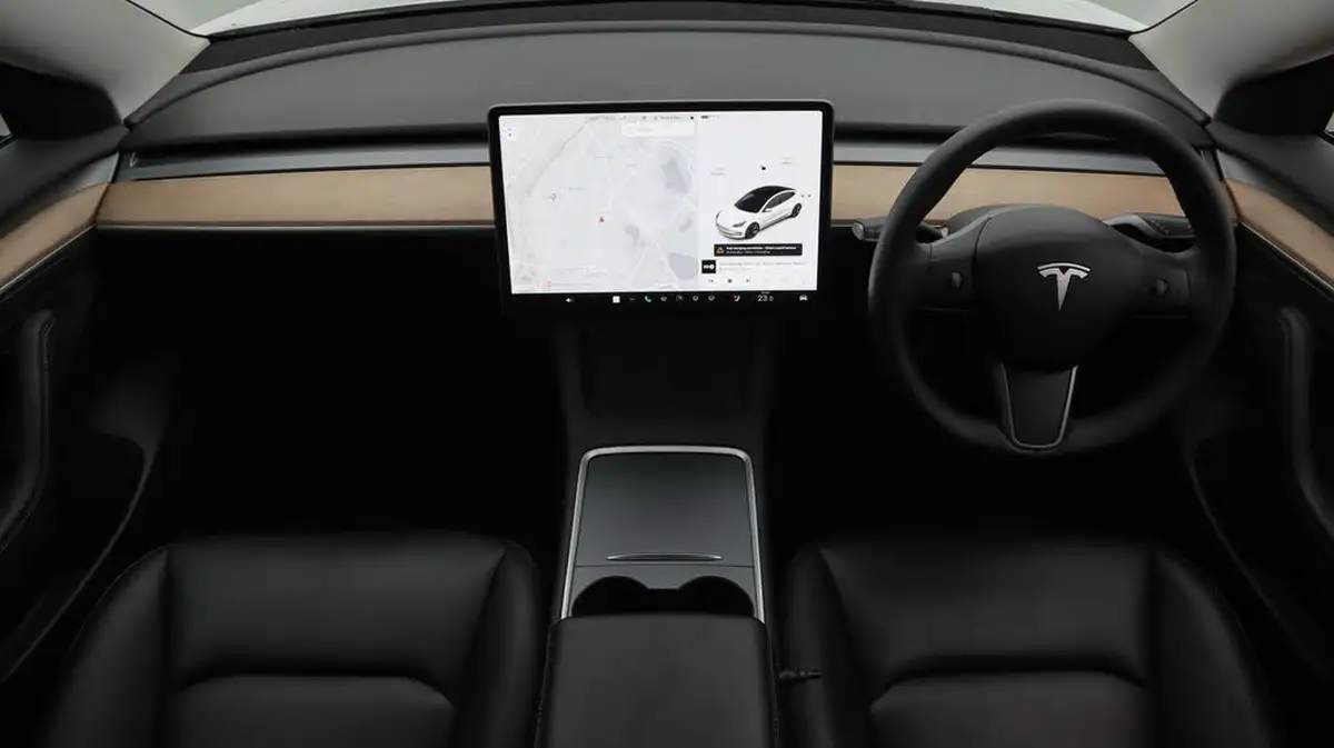 2021-tesla-model-3-e-long-range-awd-big-13