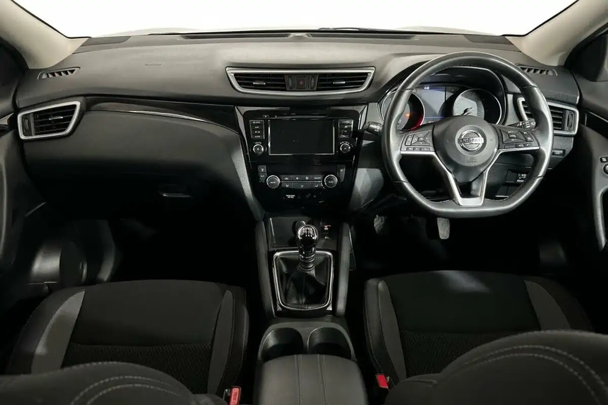 2020-nissan-qashqai-13-dig-t-acenta-premium-140ps-big-9
