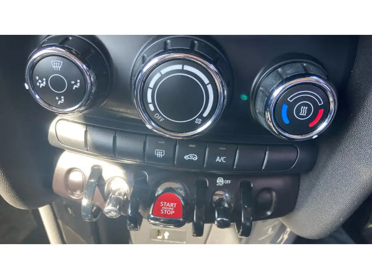 2020-mini-cooper-15-cooper-classic-nav-hatchback-3d-big-28