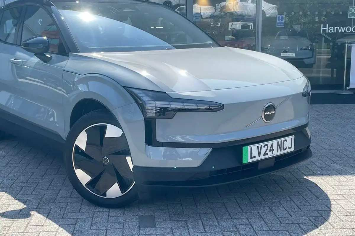 2024-volvo-ex30-e-single-motor-plus-extended-range-big-5