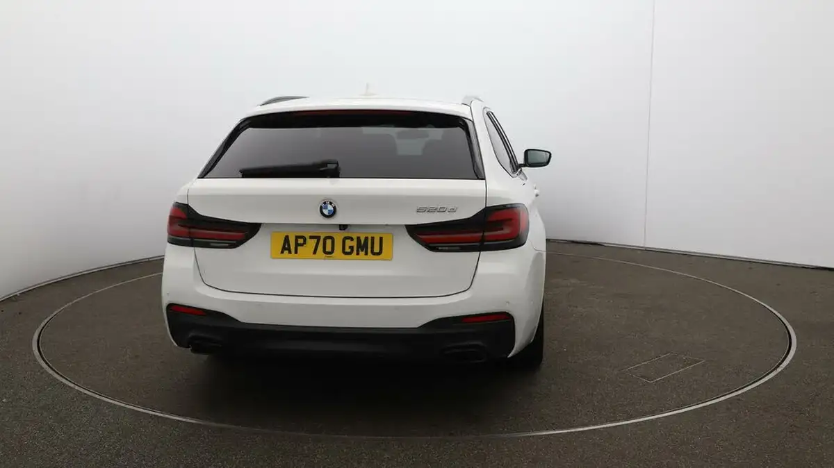 2020-bmw-5-series-big-49