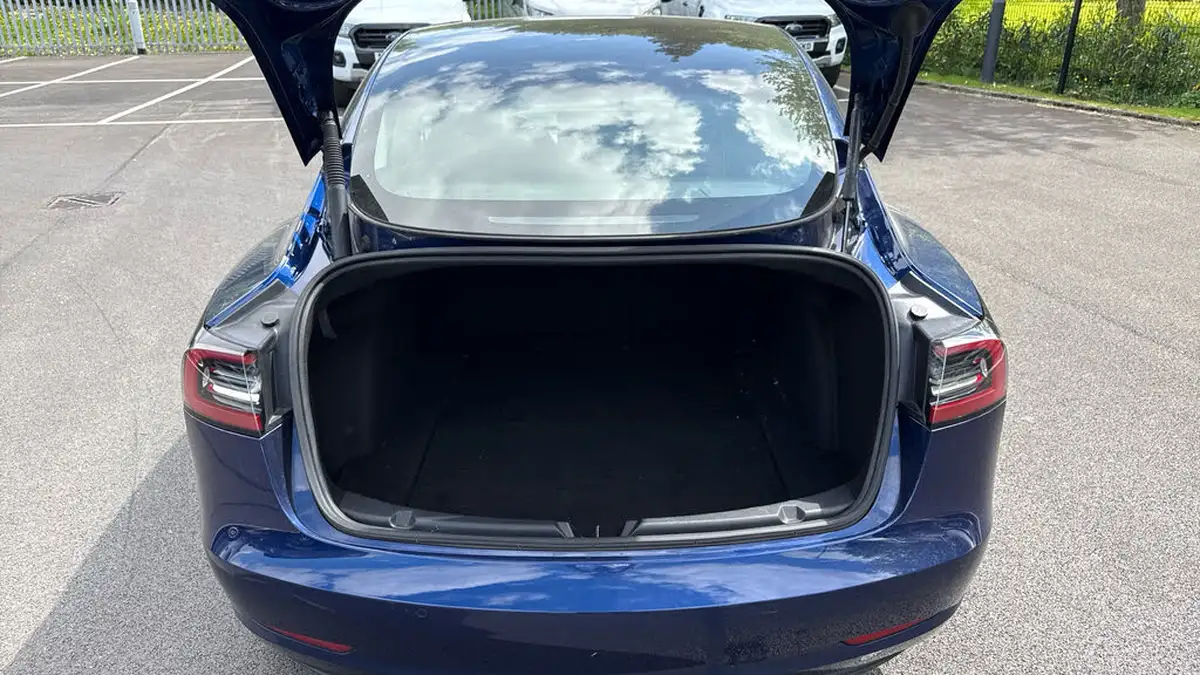 2021-tesla-model-3-e-long-range-awd-big-14