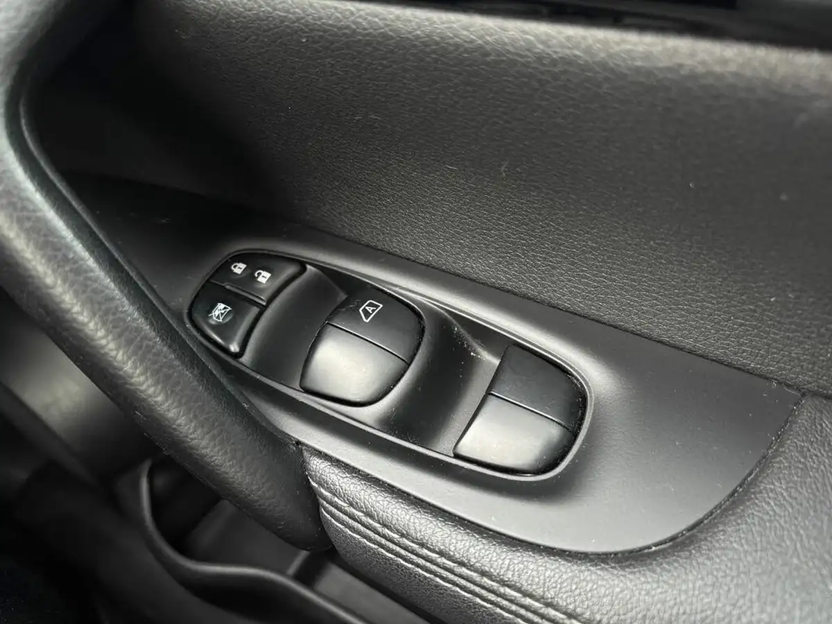 2016-nissan-qashqai-15dci-tekna-big-17