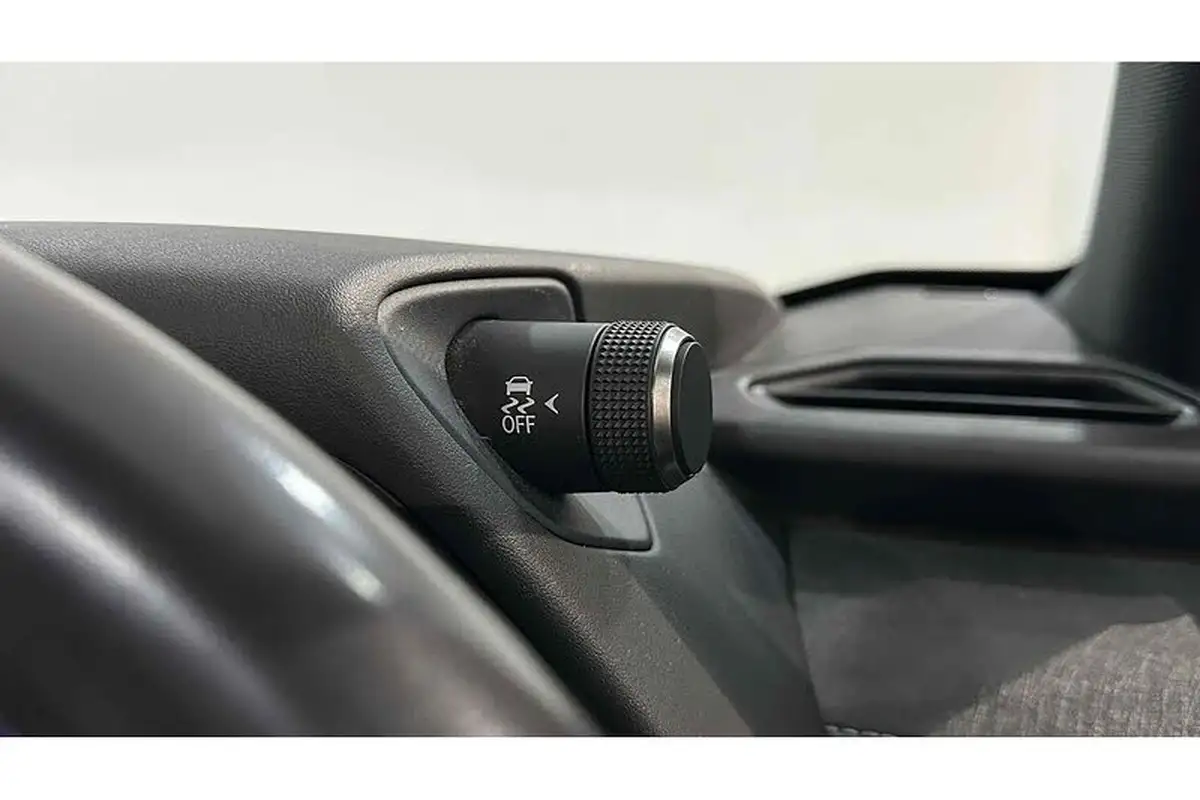 2021-lexus-ux-300e-e-ux-big-42