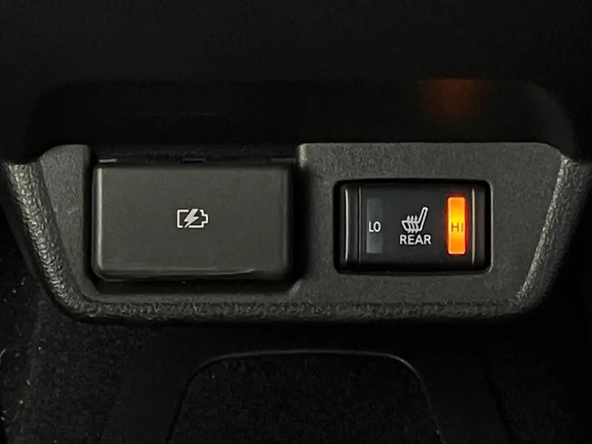 2024-nissan-leaf-e-tekna-39kwh-big-36