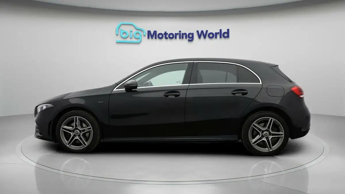 2021-mercedes-benz-a-class-13-a250e-amg-line-hatchback-5d-big-3