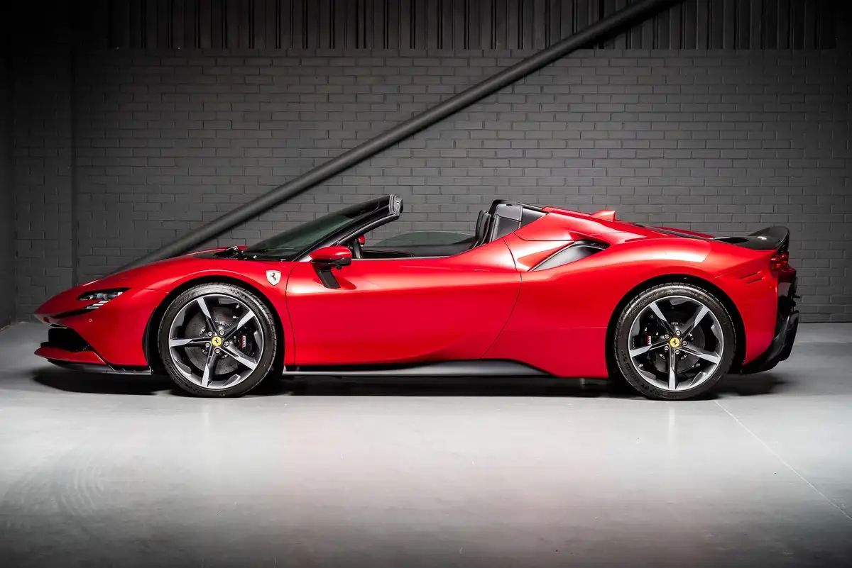 2023-ferrari-sf90-40t-v8-f1-dct-ss-4wd-big-11