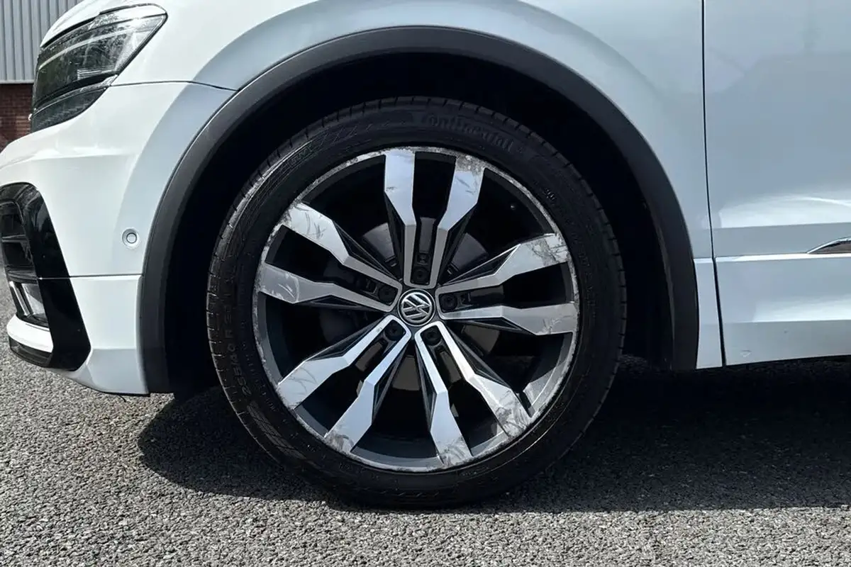 2020-volkswagen-tiguan-20tdi-r-line-tech-150ps-dsg-big-9