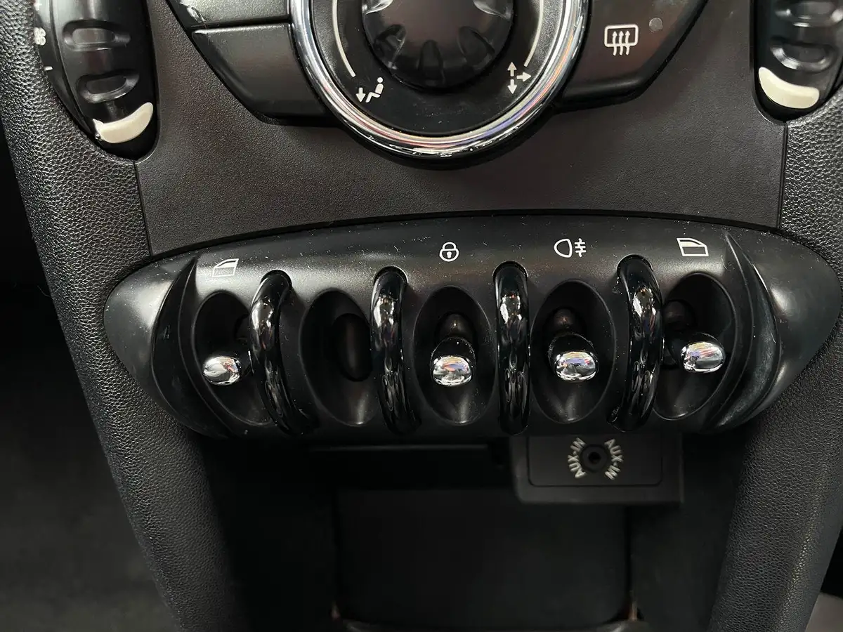 2011-mini-cooper-16-first-big-47