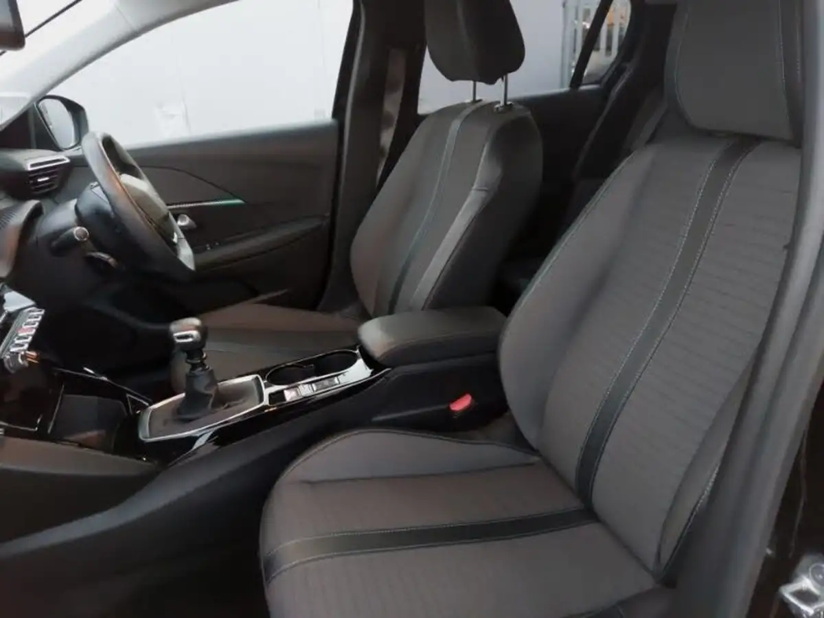 2021-peugeot-208-12-puretech-allure-100bhp-big-4