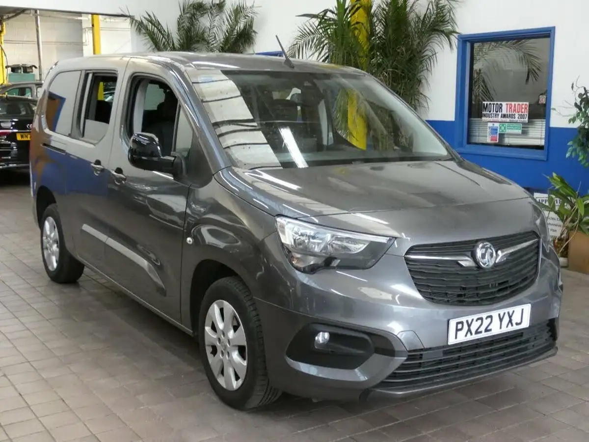 2022-vauxhall-combo-life-15-se-xl-100ps-big-6