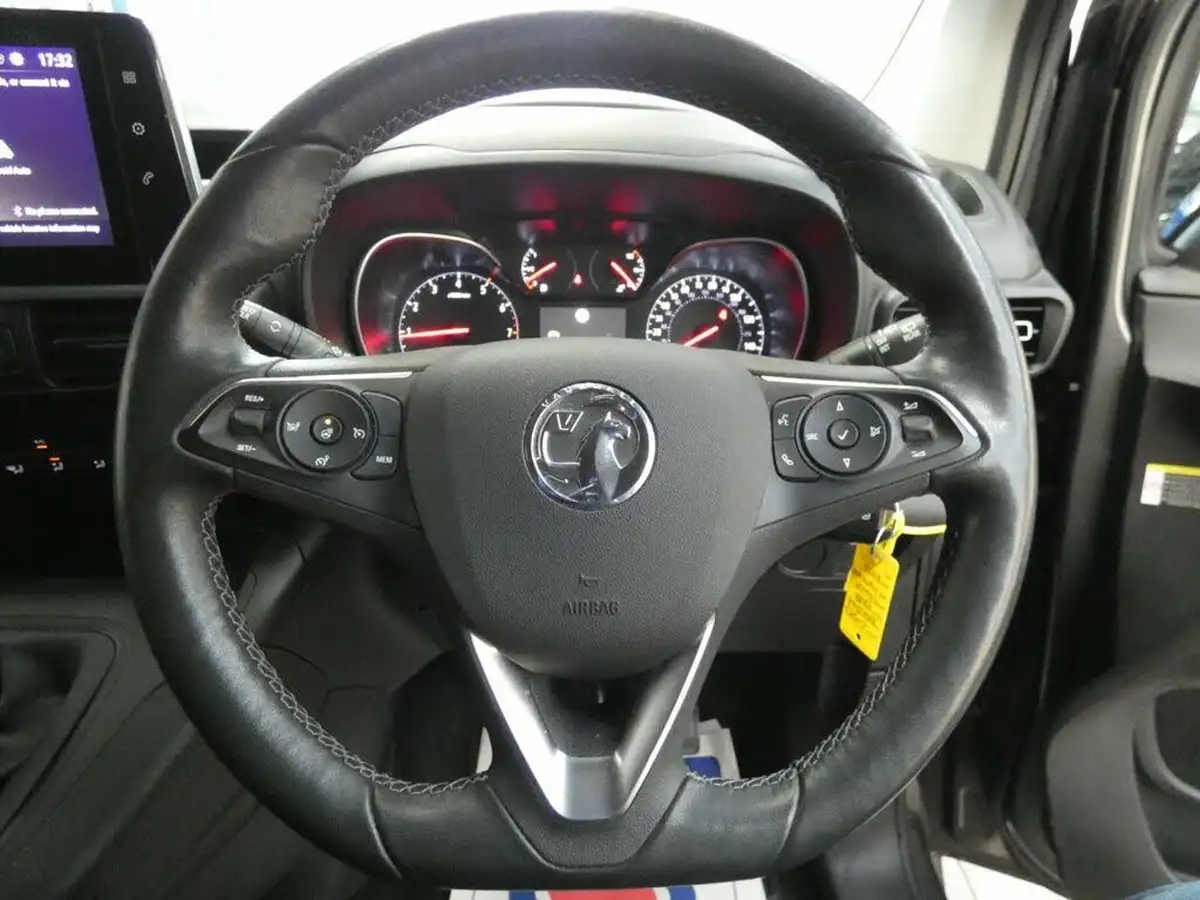 2022-vauxhall-combo-life-15-se-xl-100ps-big-54
