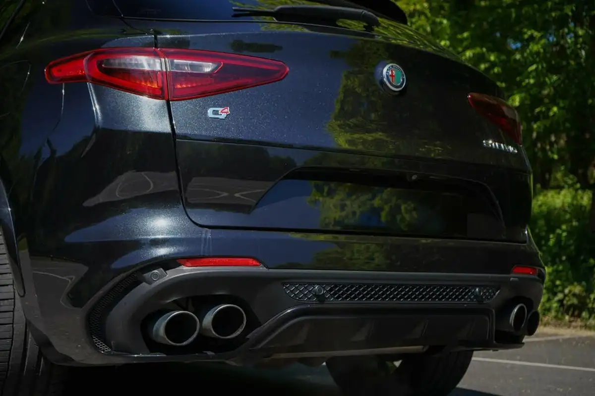 2019-alfa-romeo-stelvio-29-biturbo-quadrifoglio-big-4