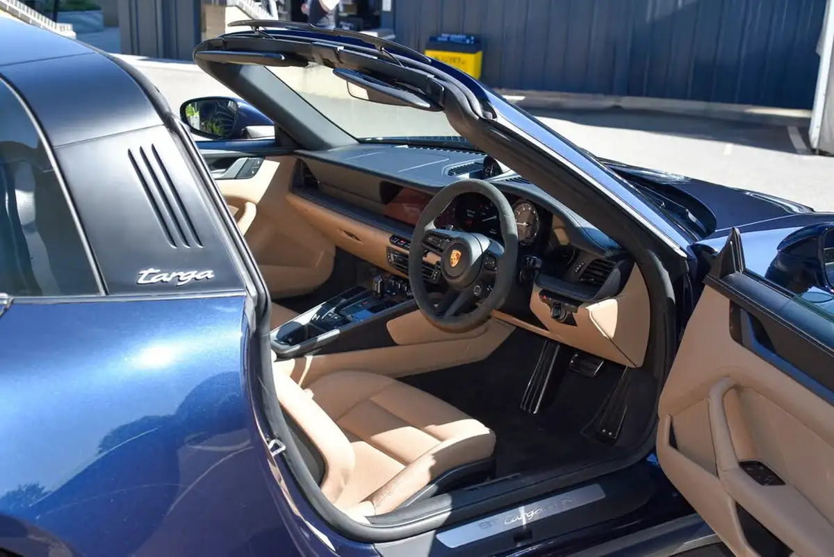 2021-porsche-911-30-targa-4s-big-1