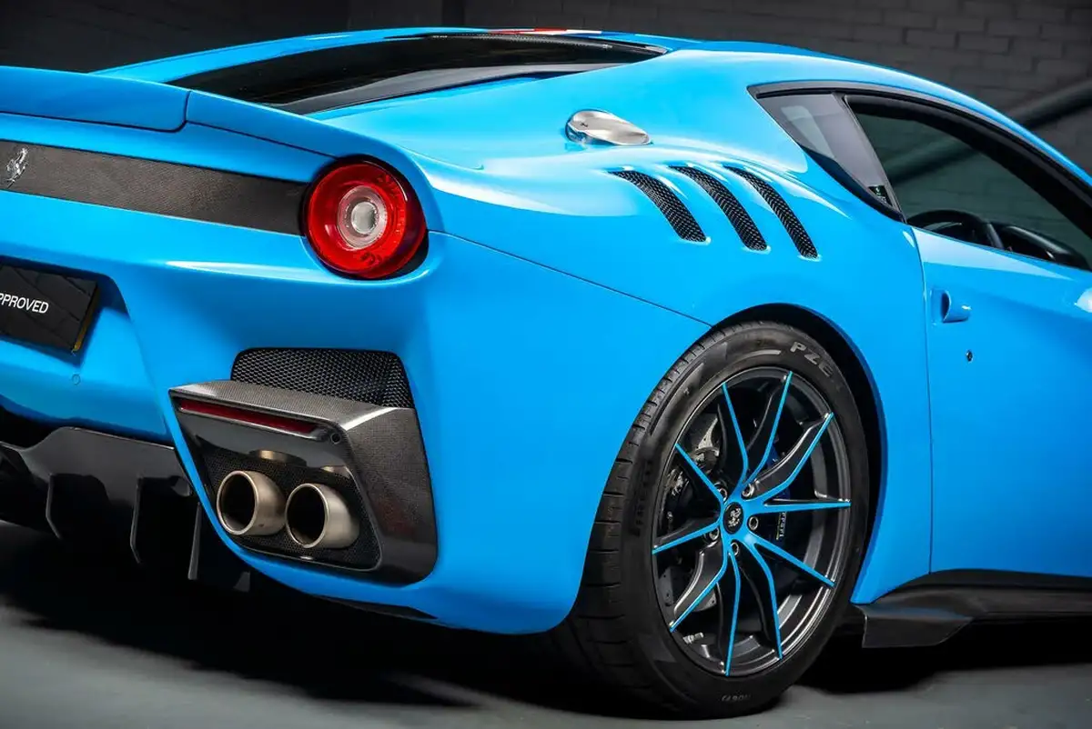 2017-ferrari-f12berlinetta-62-big-29