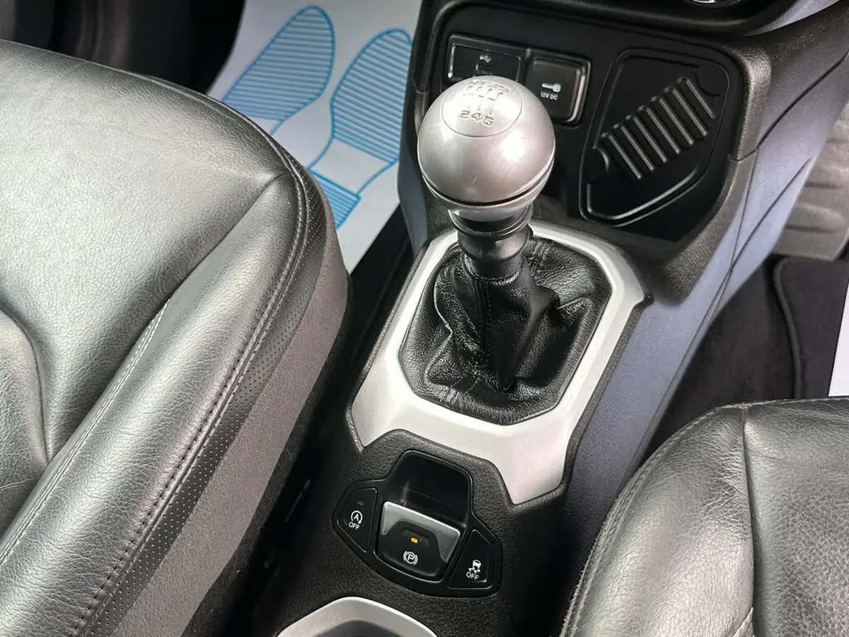 2015-jeep-renegade-16td-limited-big-42