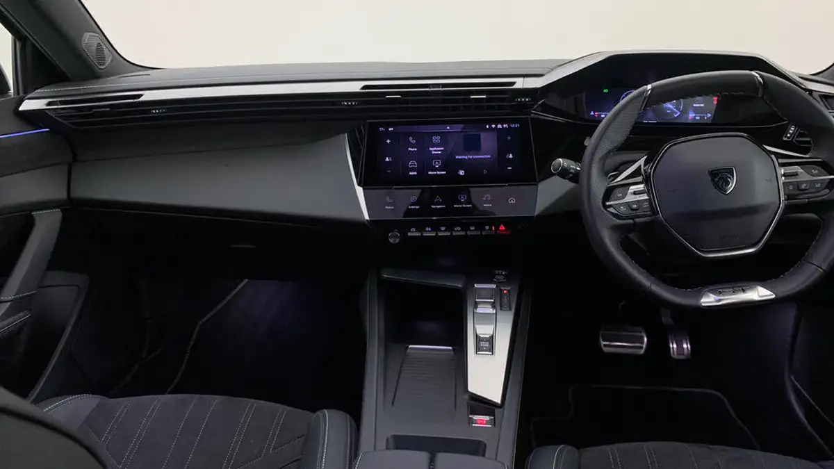 2023-peugeot-308-12-puretech-gt-130ps-ss-eat8-big-8