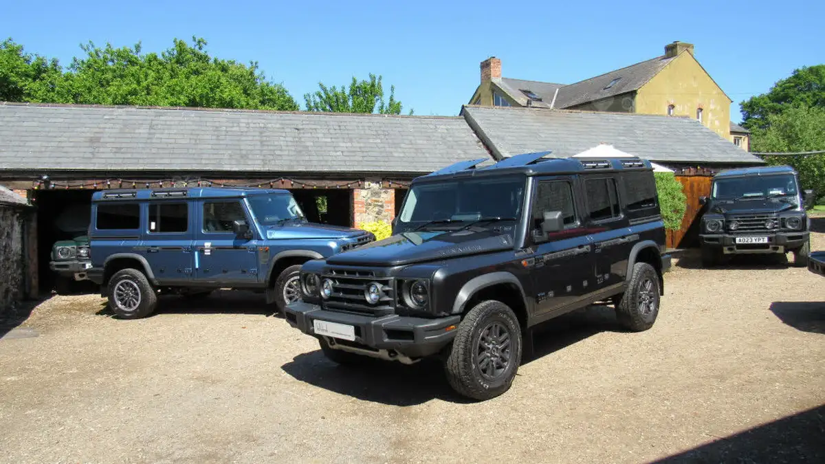 2023-ineos-grenadier-30td-fieldmaster-edition-249ps-4x4-station-wagon-5d-auto-big-0