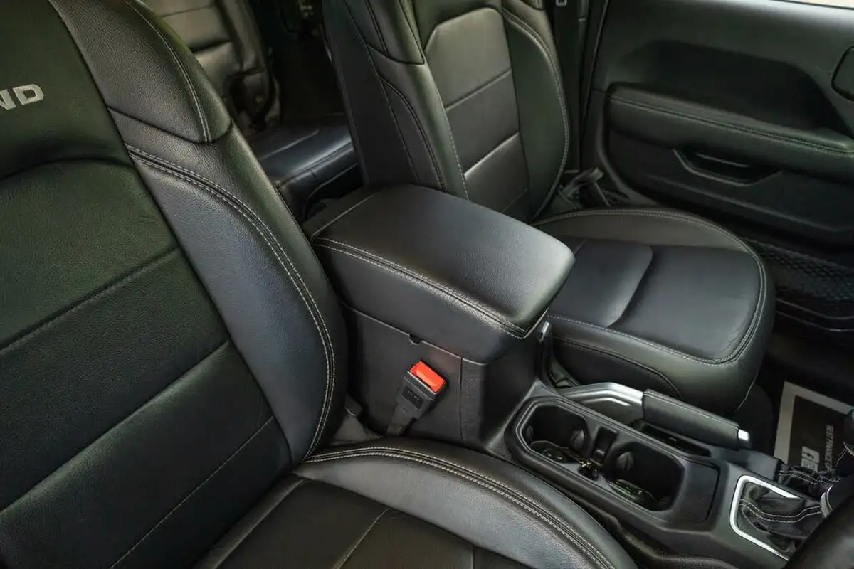 2019-jeep-wrangler-20-gme-overland-hard-5d-big-21
