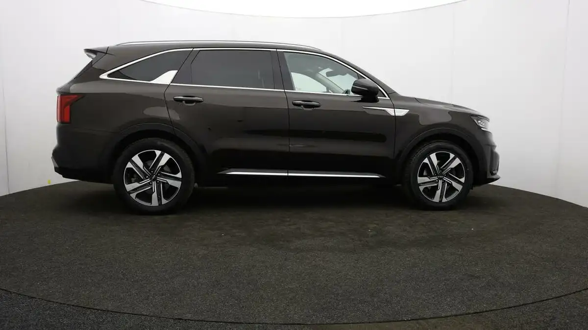 2022-kia-sorento-16-t-gdi-3-226bhp-hev-big-39