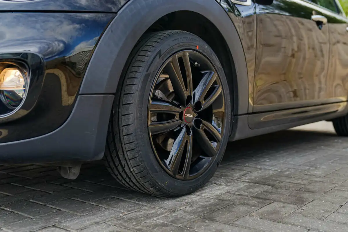 2017-mini-cooper-15-cooper-ss-hatchback-5d-big-6