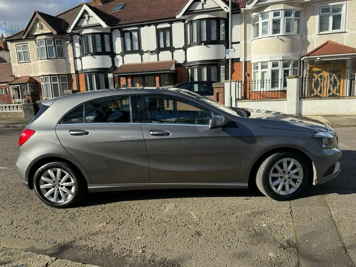 2014-mercedes-benz-a-class-16-a180-se-big-62