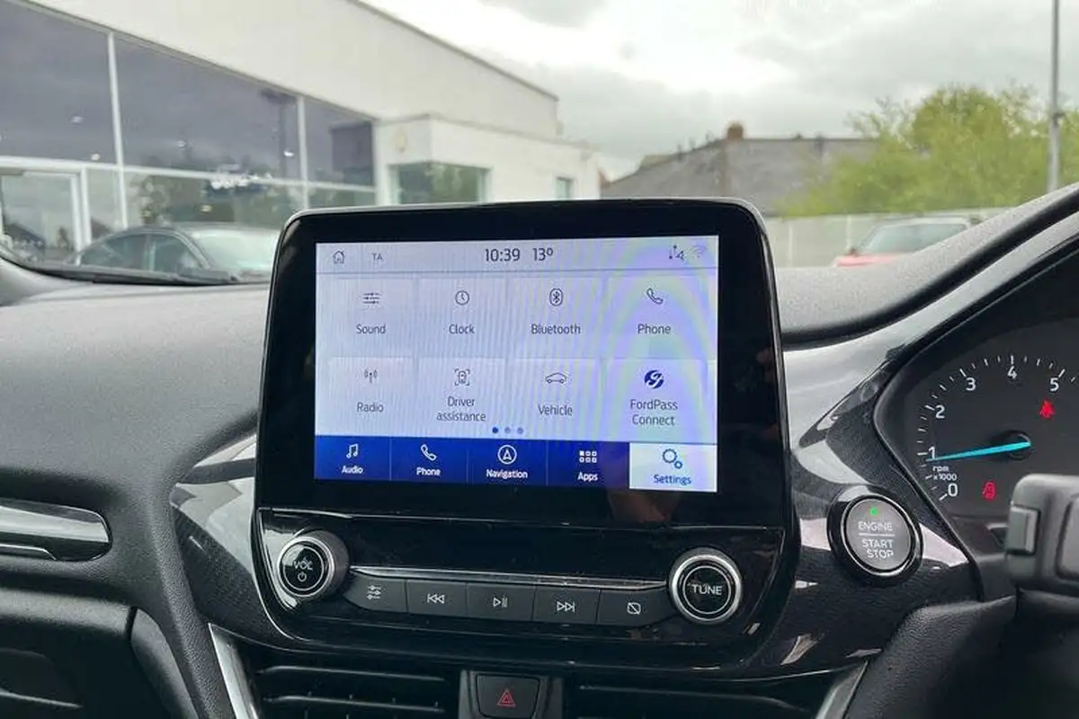 2022-ford-fiesta-big-34